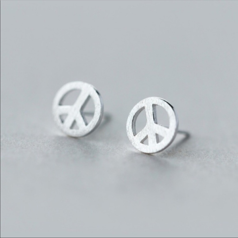 Sterling Silver Peace Sign stud earrings ✌🏻❤️🙂